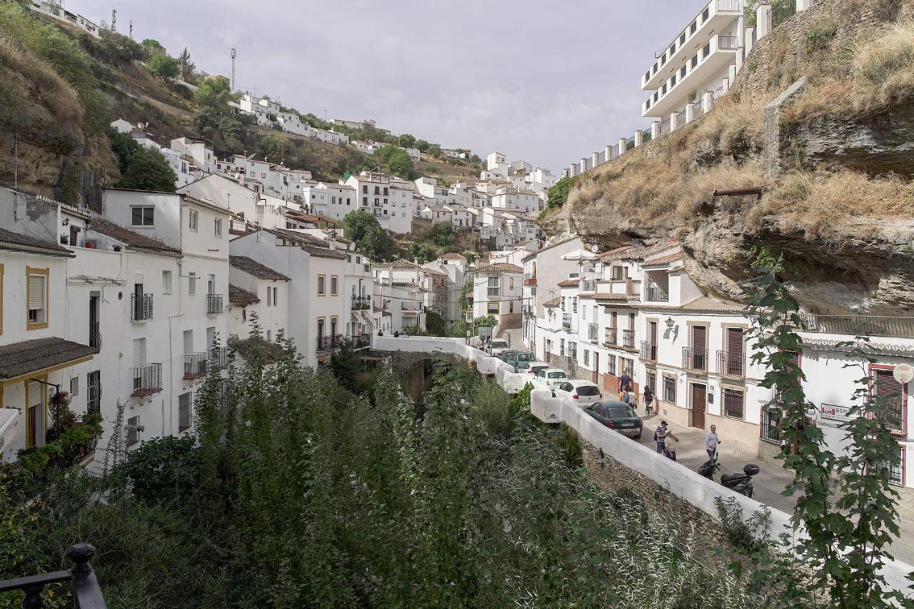 Casa Rural Las Cuevas De Setenil Setenil De Las Bodegas Luaran gambar
