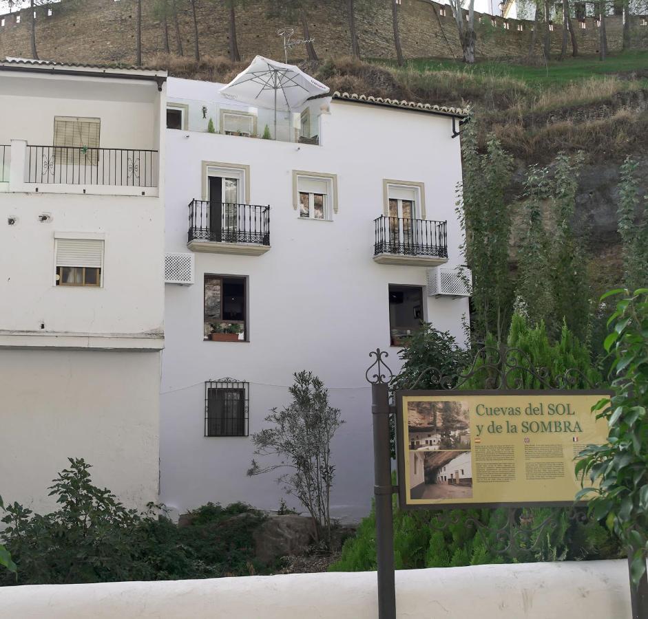 Casa Rural Las Cuevas De Setenil Setenil De Las Bodegas Luaran gambar